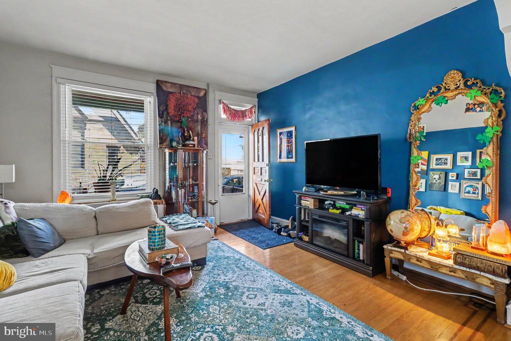 154 W SALAIGNAC STREET