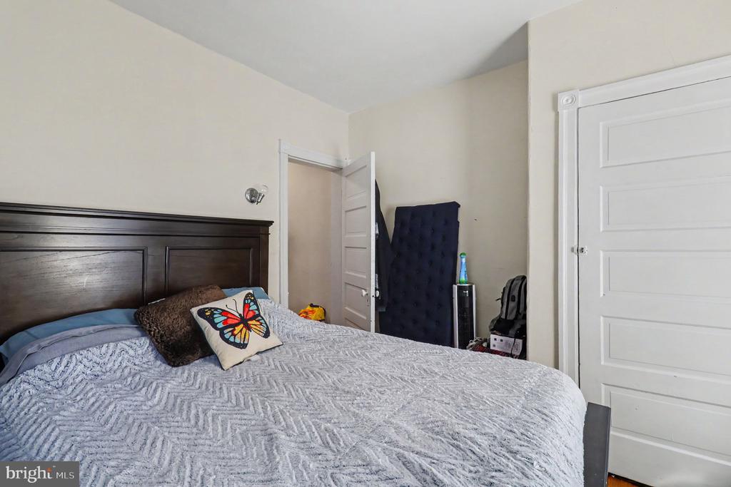 154 W SALAIGNAC STREET