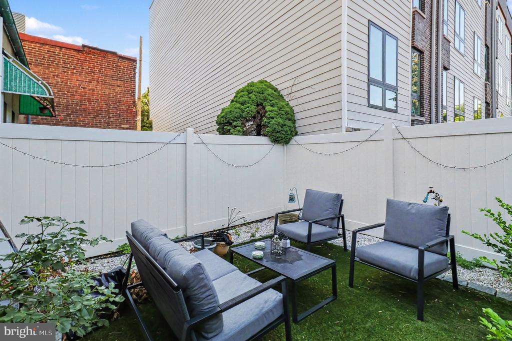 154 W SALAIGNAC STREET