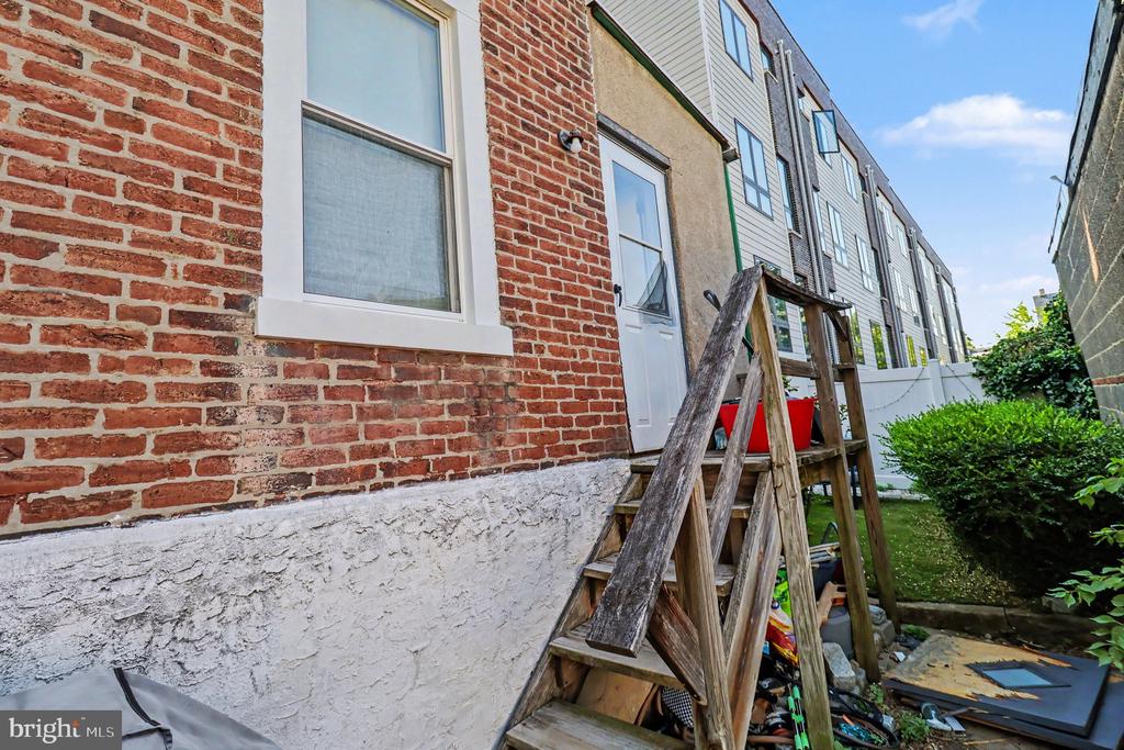 154 W SALAIGNAC STREET