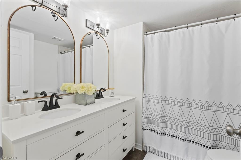 146 Cypress WAY E # 805