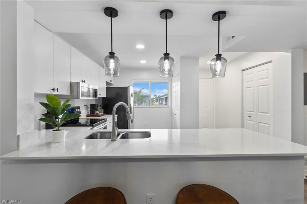 146 Cypress WAY E # 805