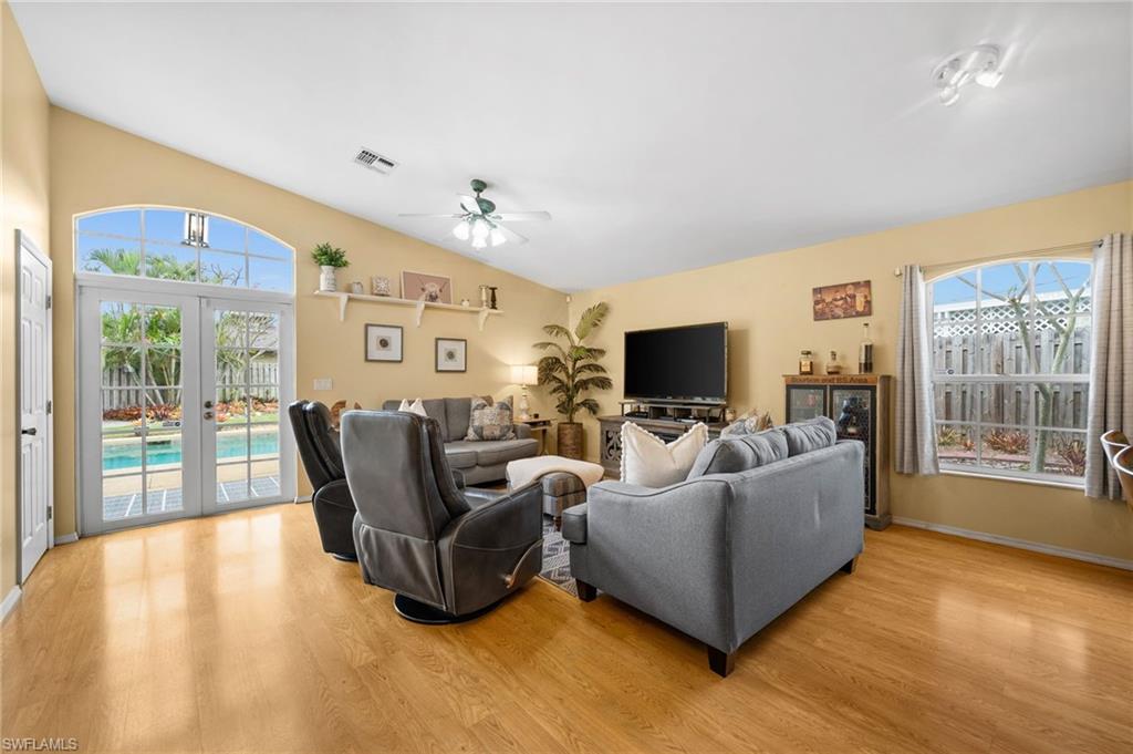 89 8th ST
