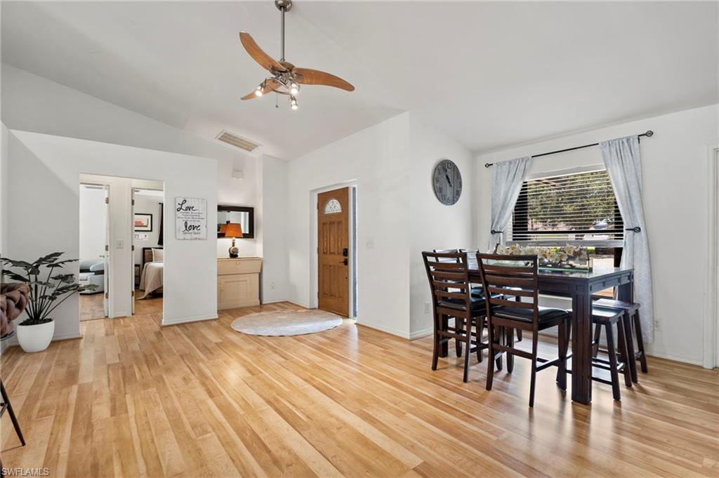 98 Chardon PL