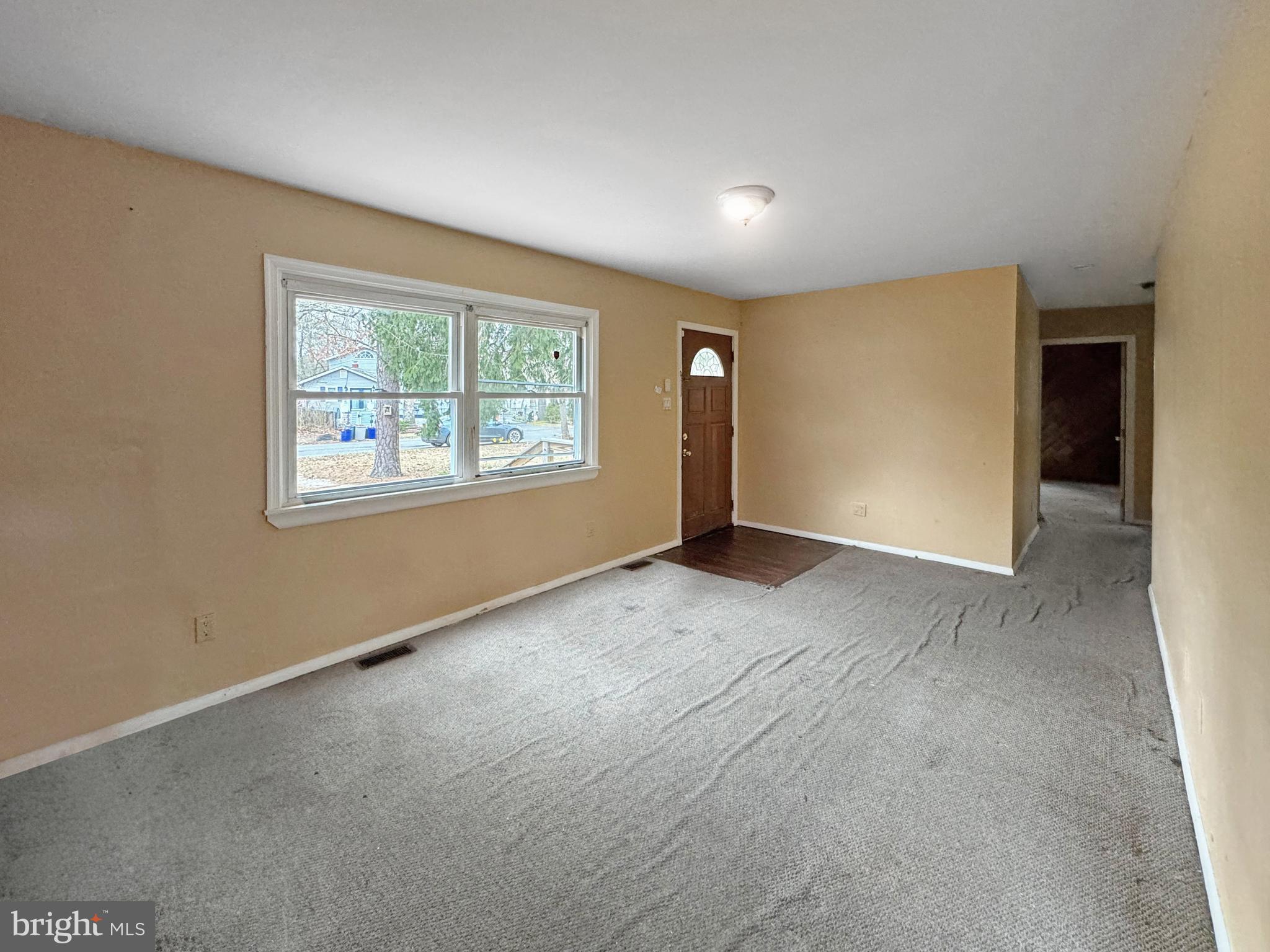 104 W Beach Rd