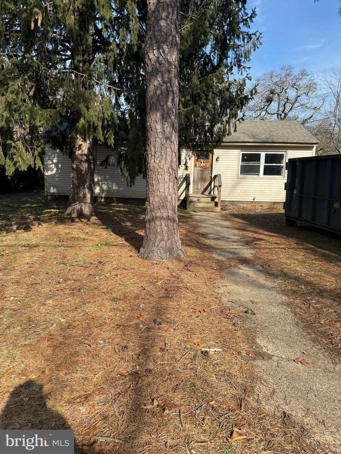 104 W Beach Rd