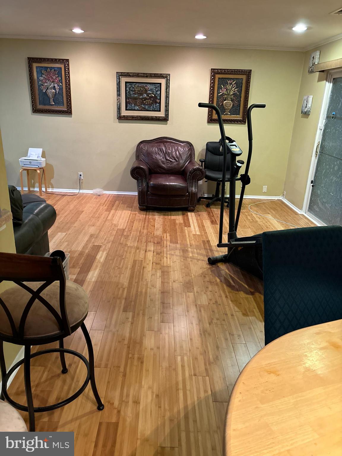 115 E Kings Hwy #290
