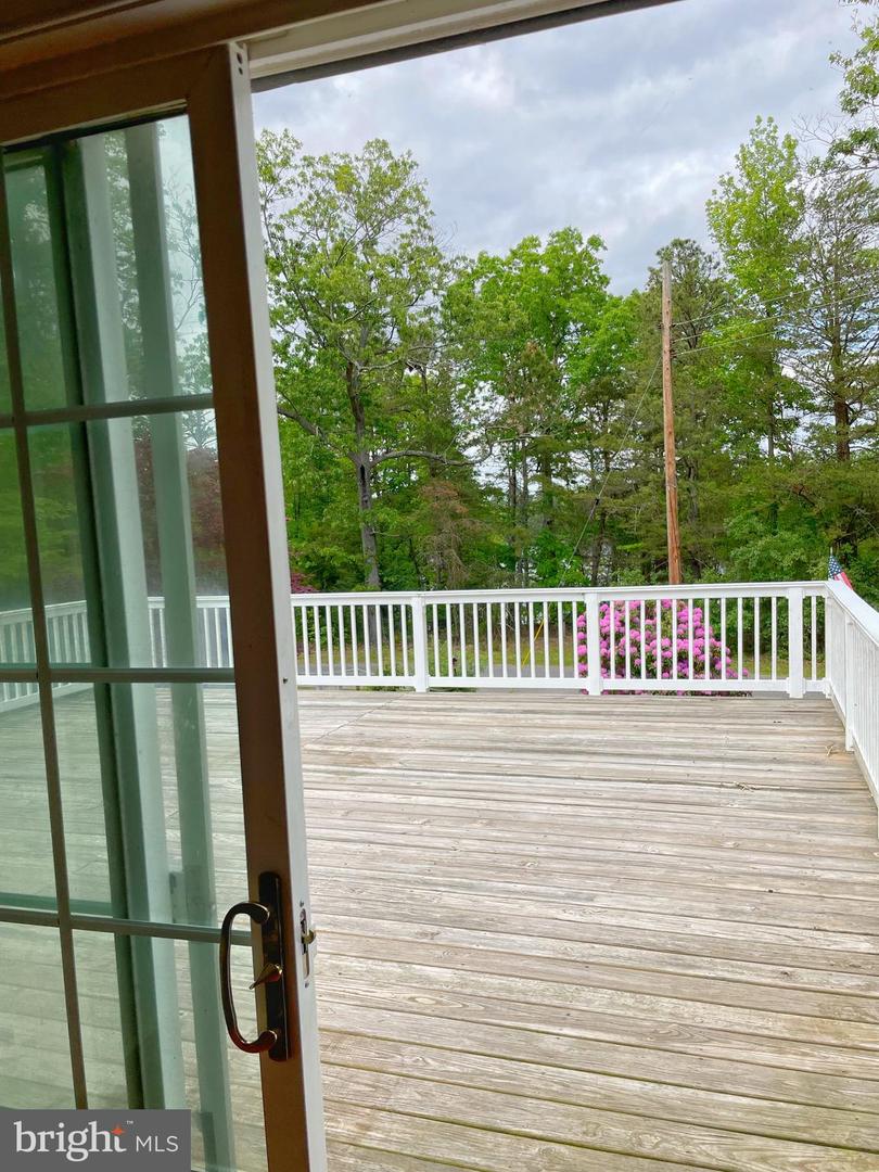 1115 Lakeshore Dr