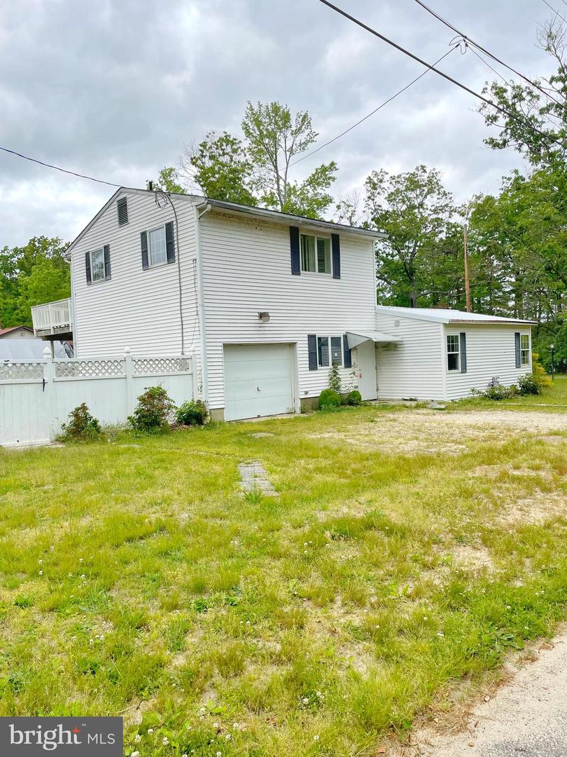 1115 Lakeshore Dr