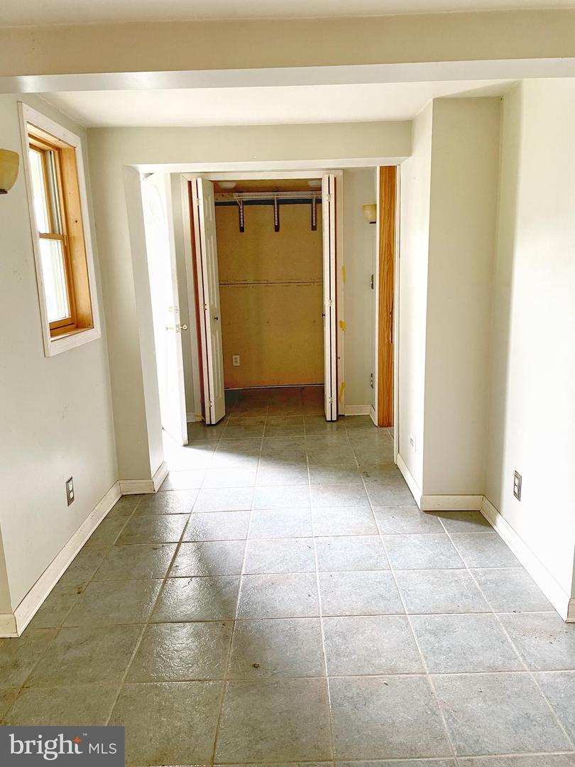 1115 Lakeshore Dr