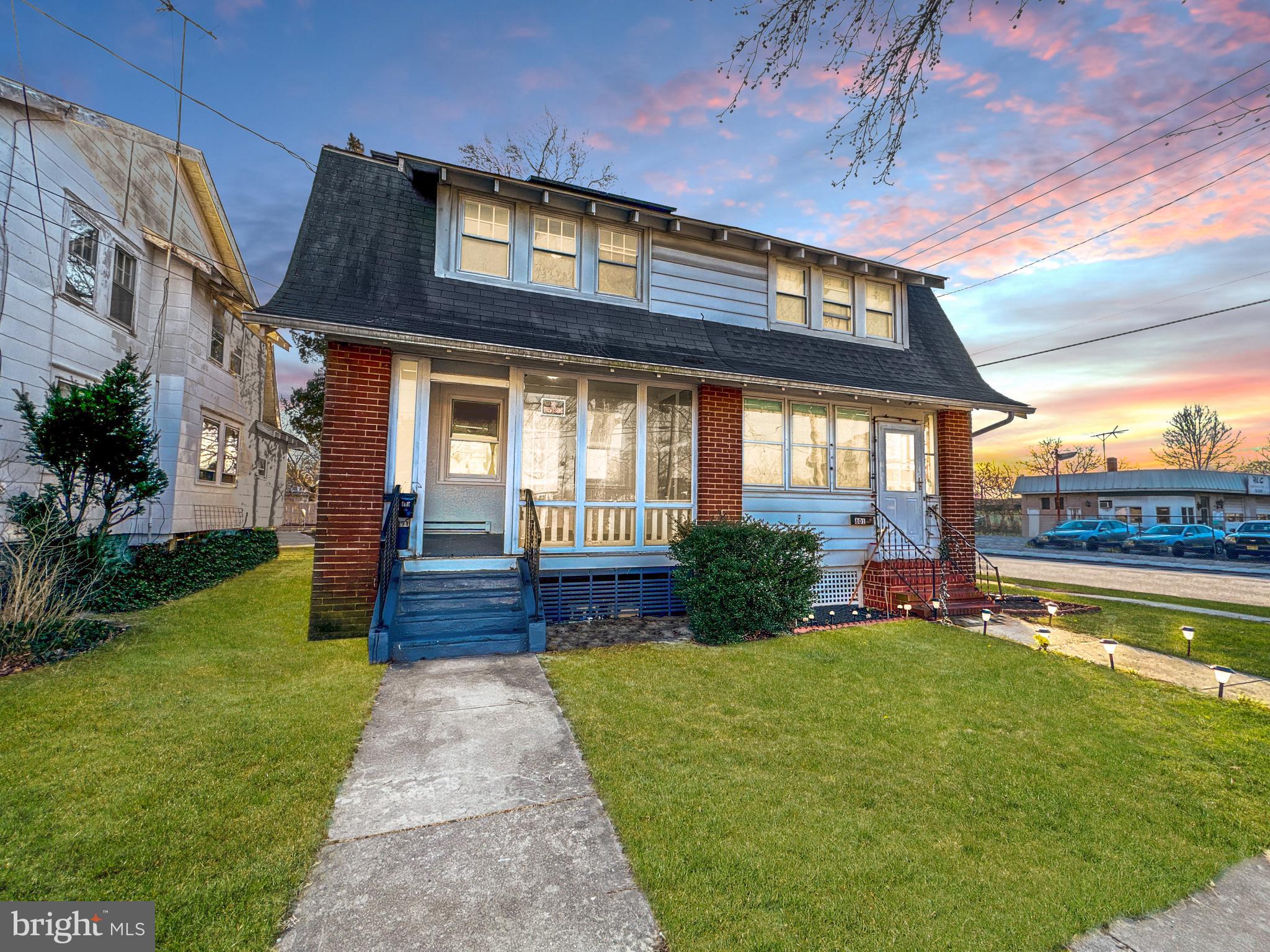 803 E Main St