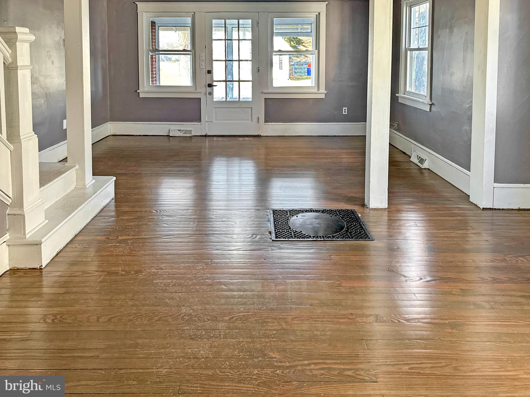 803 E Main St