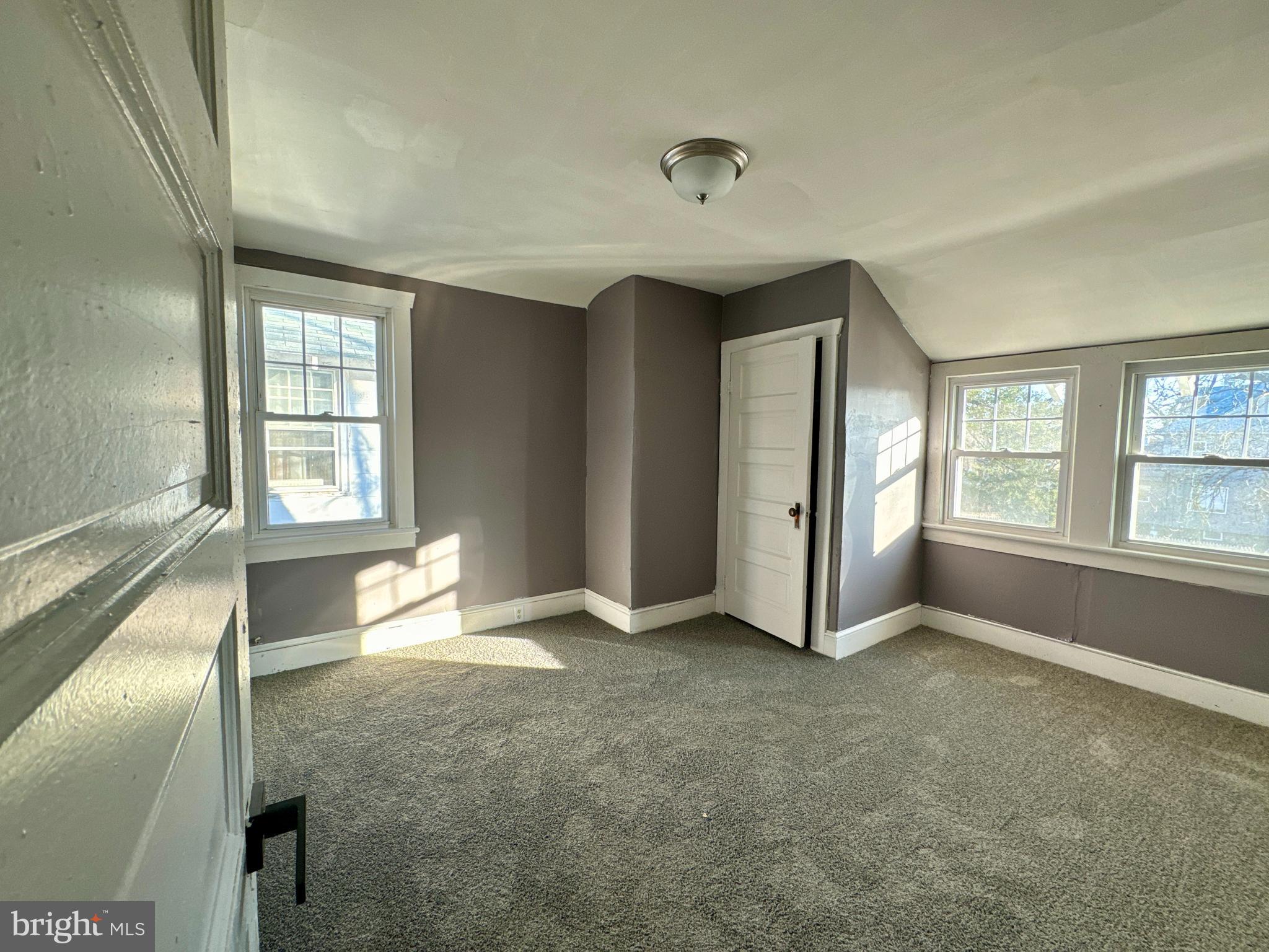 803 E Main St