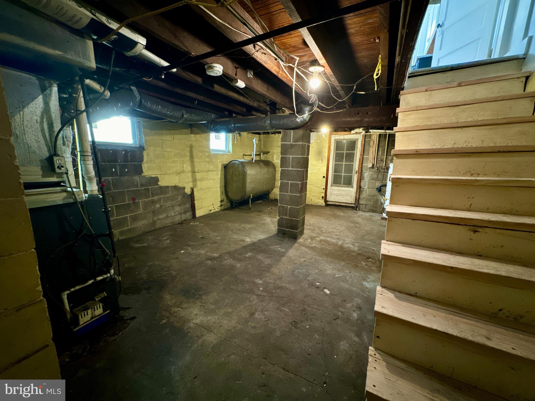 803 E Main St