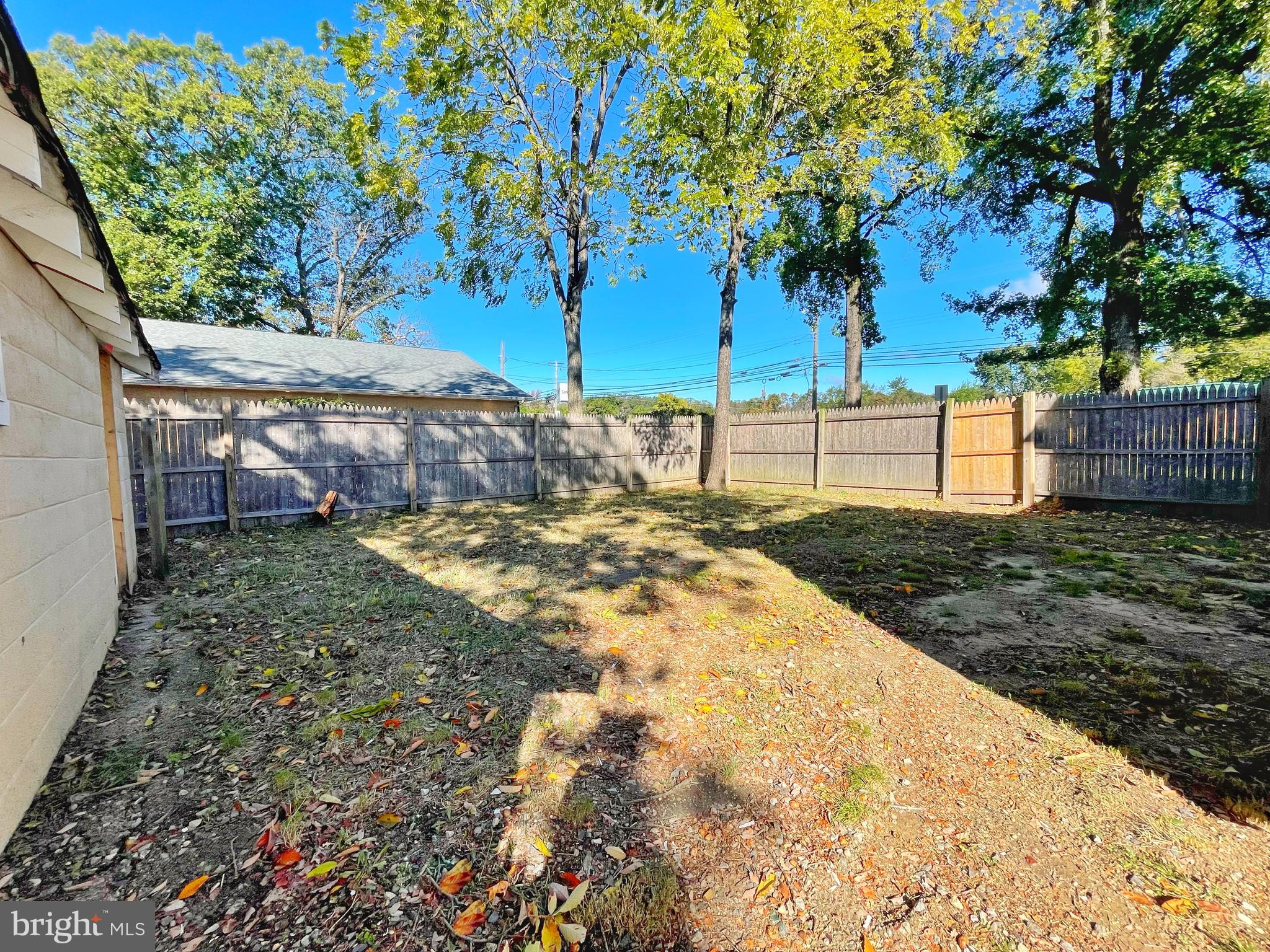 901 W Main St