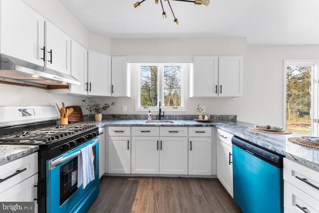 330 N Orchard Rd