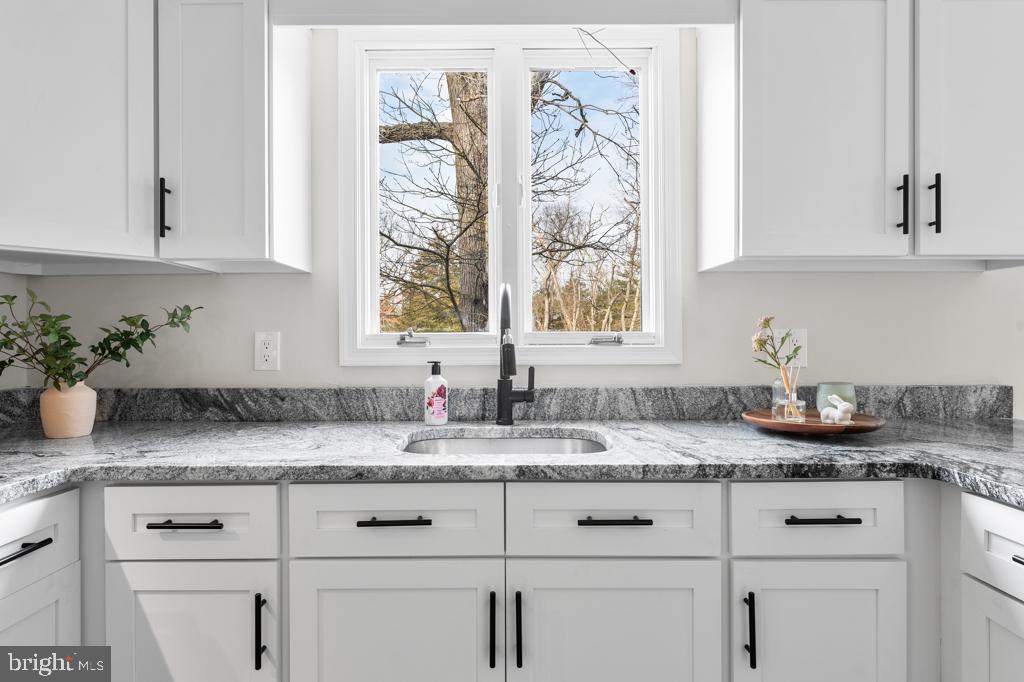 330 N Orchard Rd