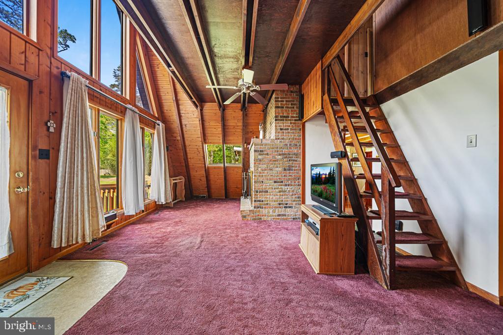 700 Violet Rd