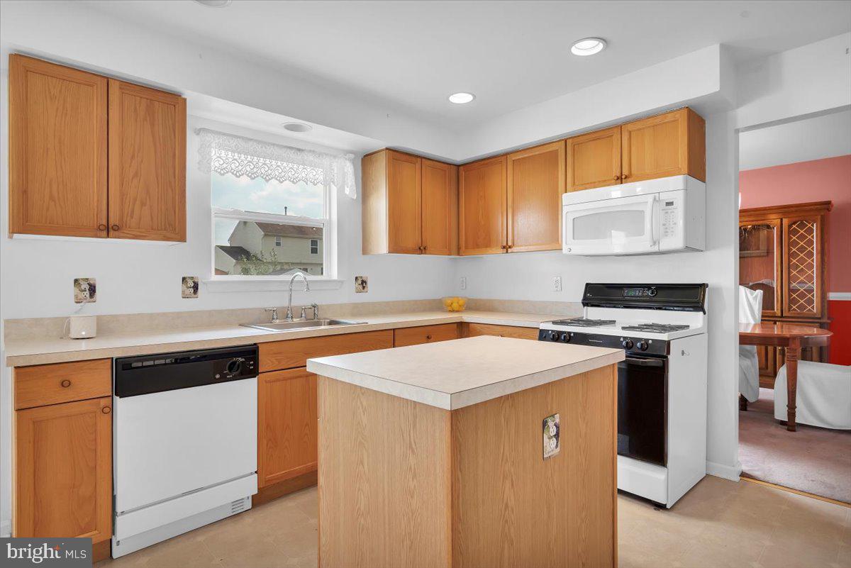 6 Sagebrush Ln