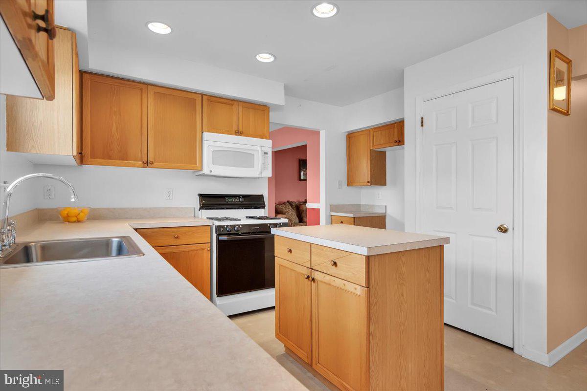 6 Sagebrush Ln
