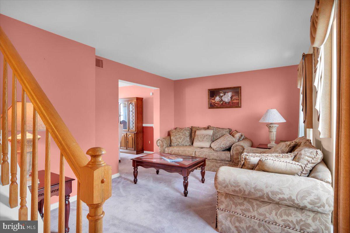 6 Sagebrush Ln