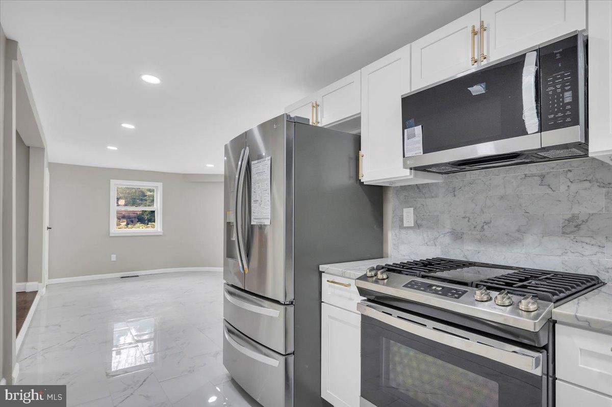 121 Woodland Ave