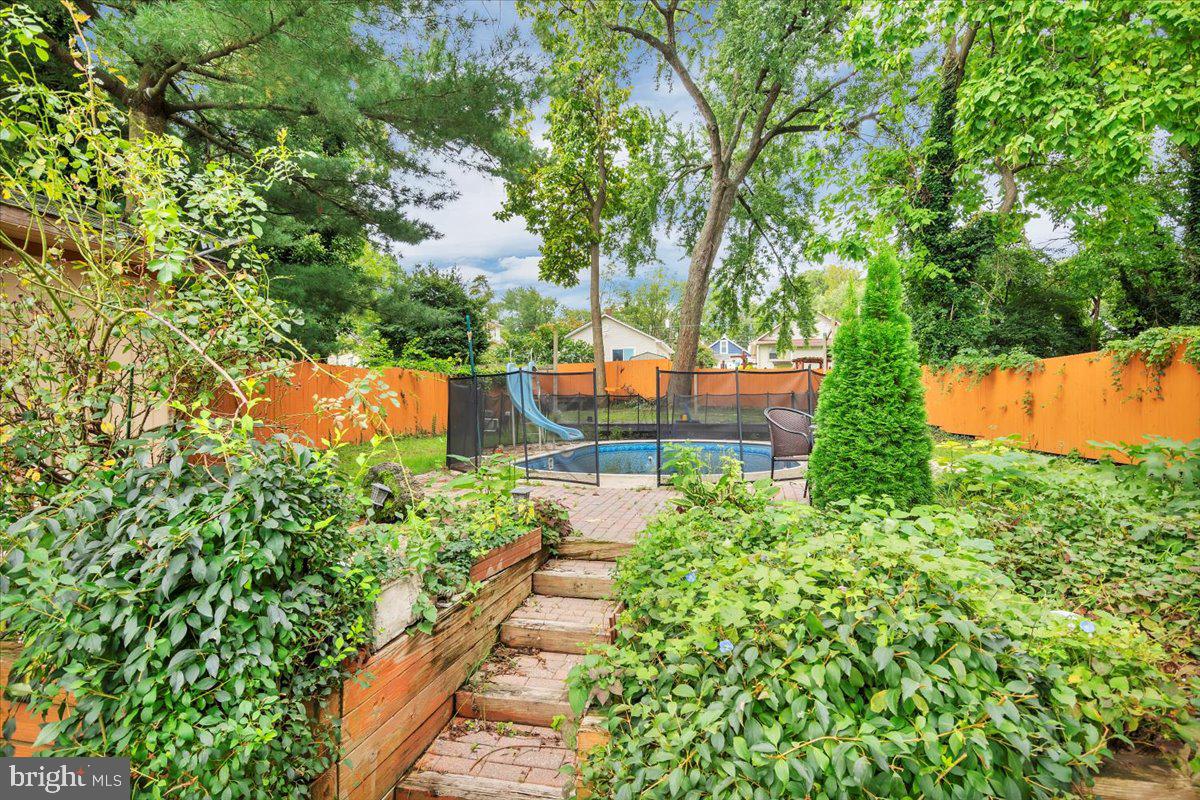 121 Woodland Ave