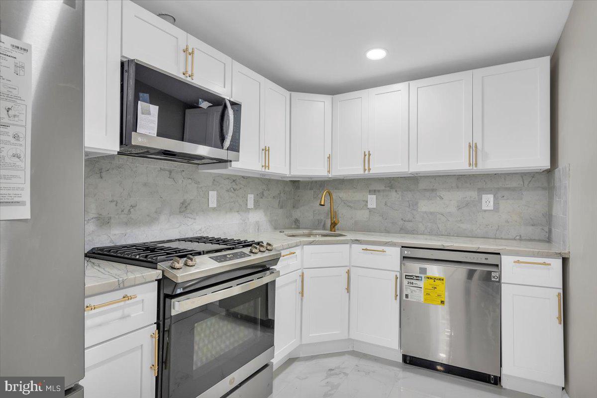 121 Woodland Ave