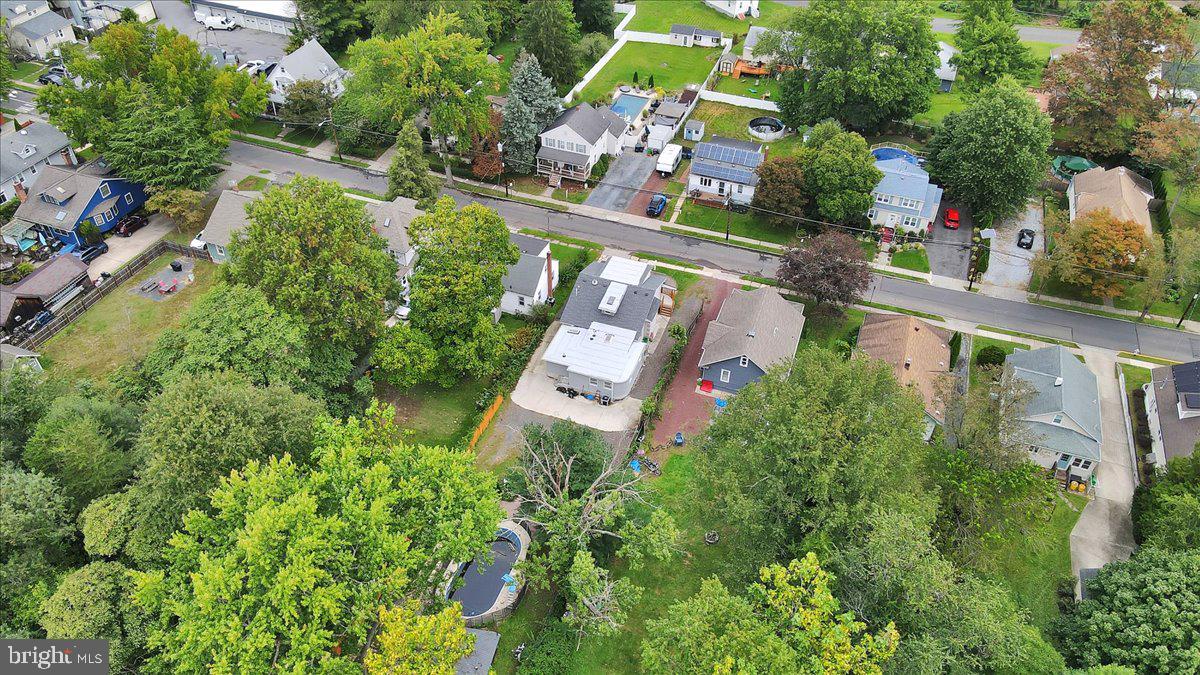 121 Woodland Ave