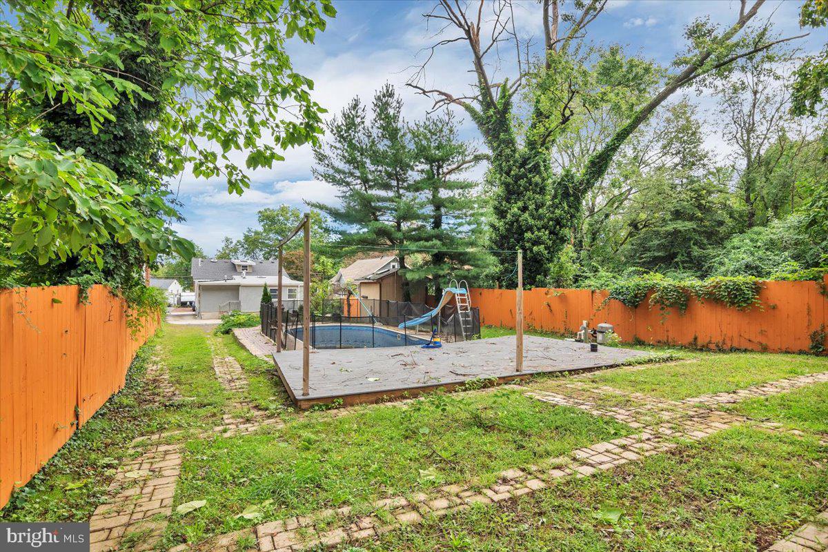 121 Woodland Ave