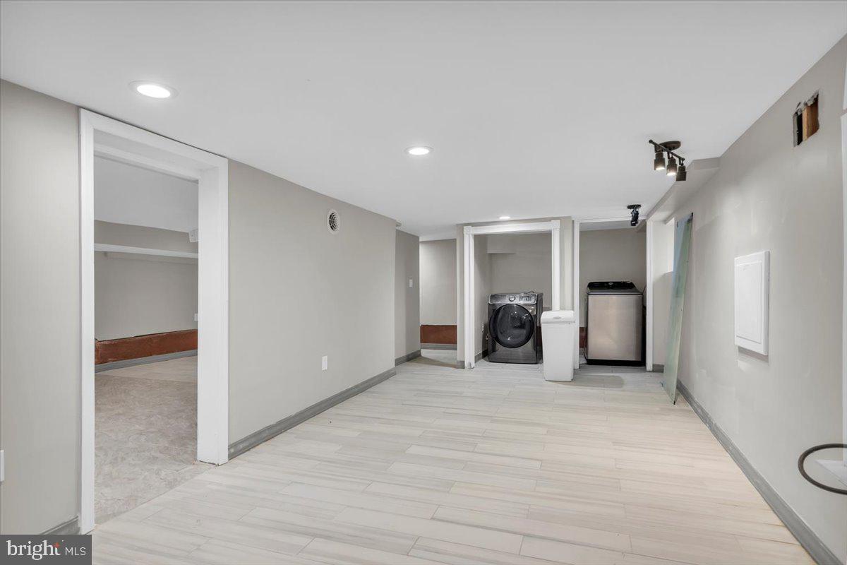 121 Woodland Ave
