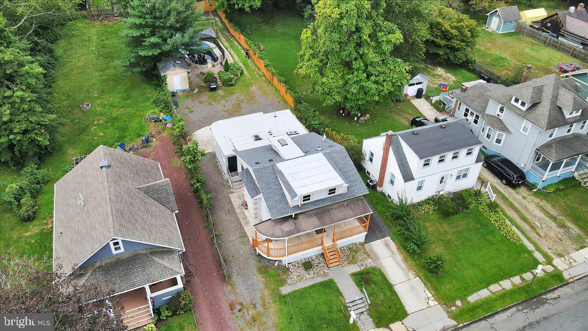 121 Woodland Ave