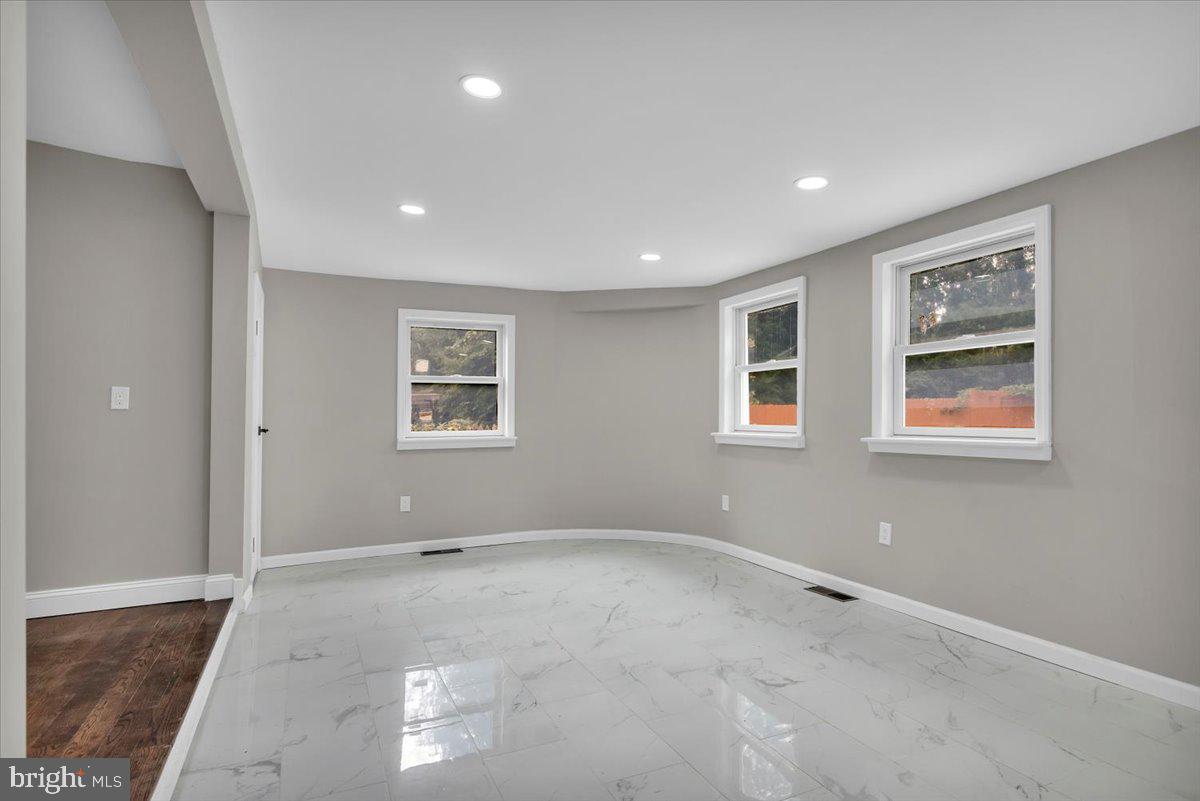 121 Woodland Ave
