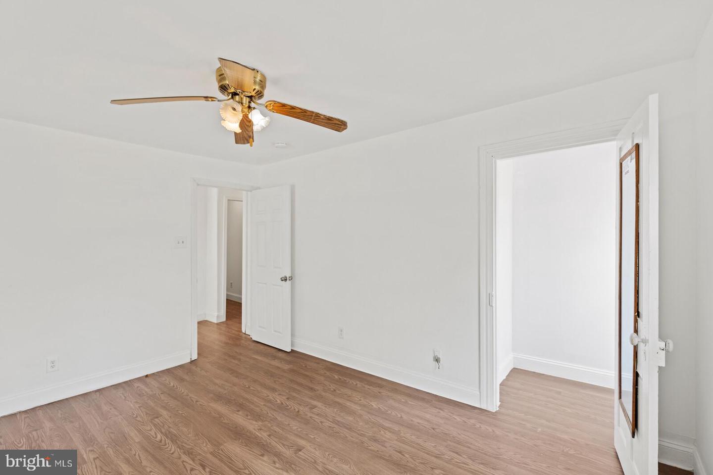37 W High St