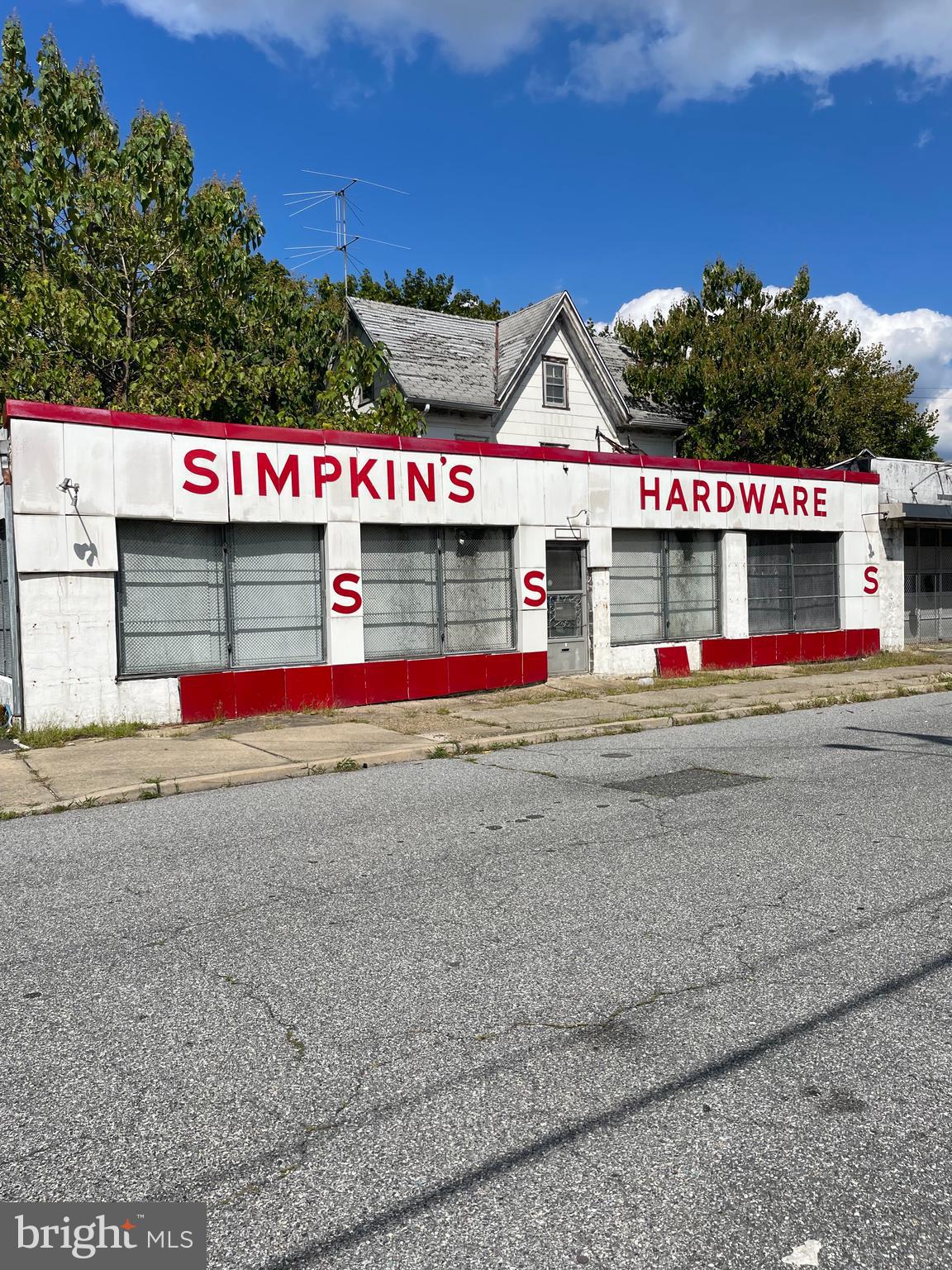 19 W High St