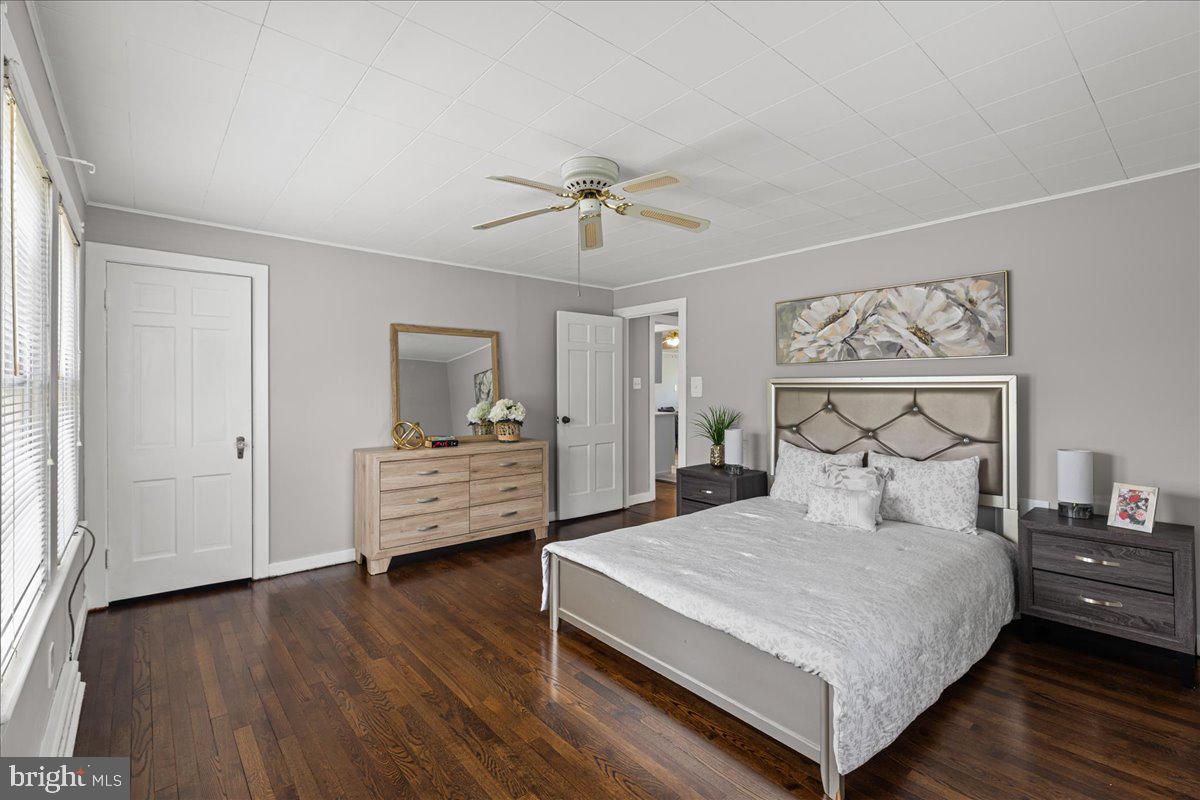 801 Cedar la