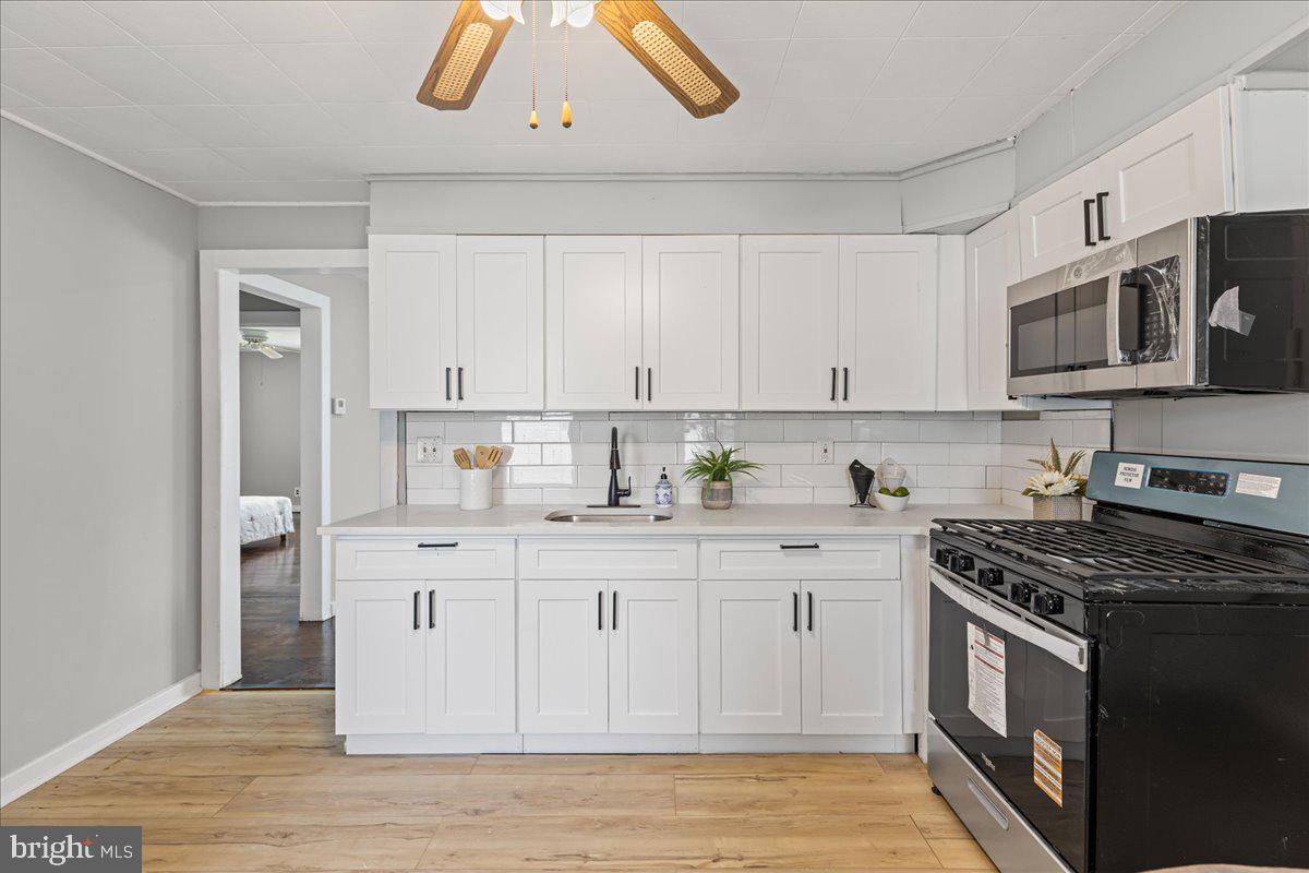 801 Cedar la