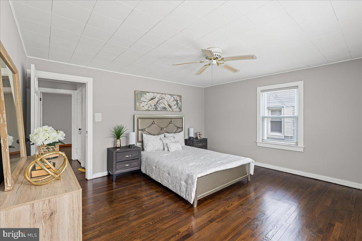 801 Cedar la