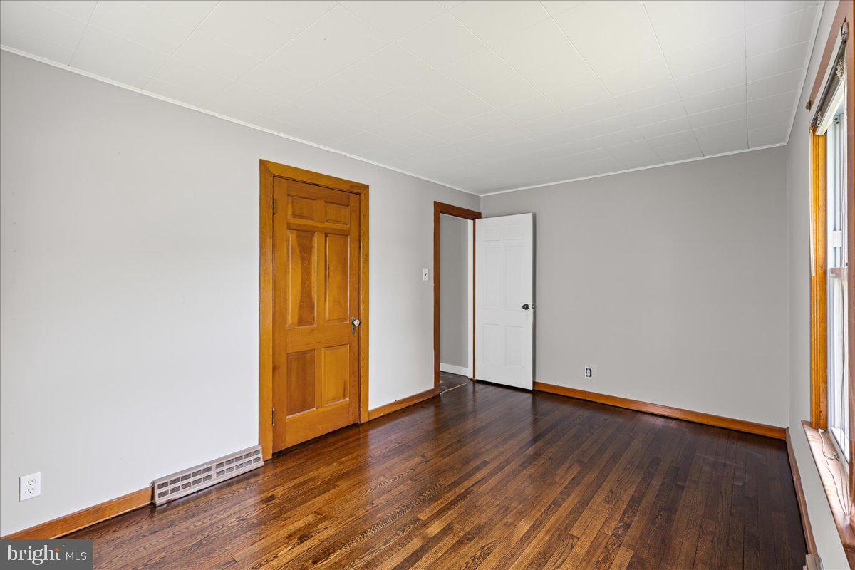 801 Cedar la