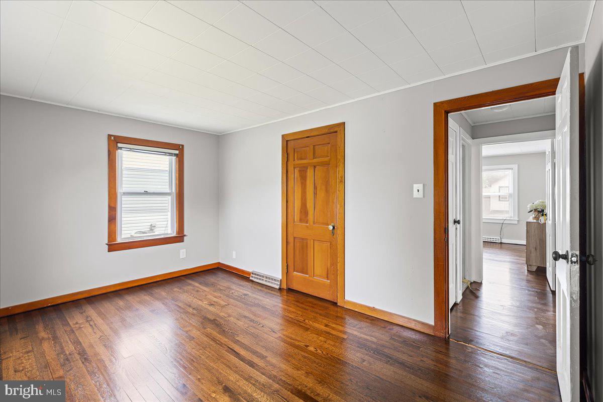 801 Cedar la