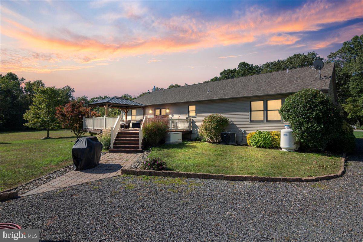 354 Alvine Rd