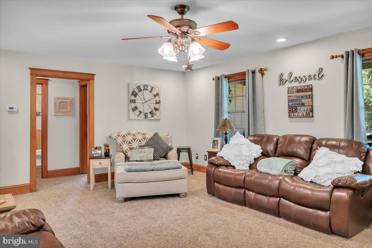 354 Alvine Rd