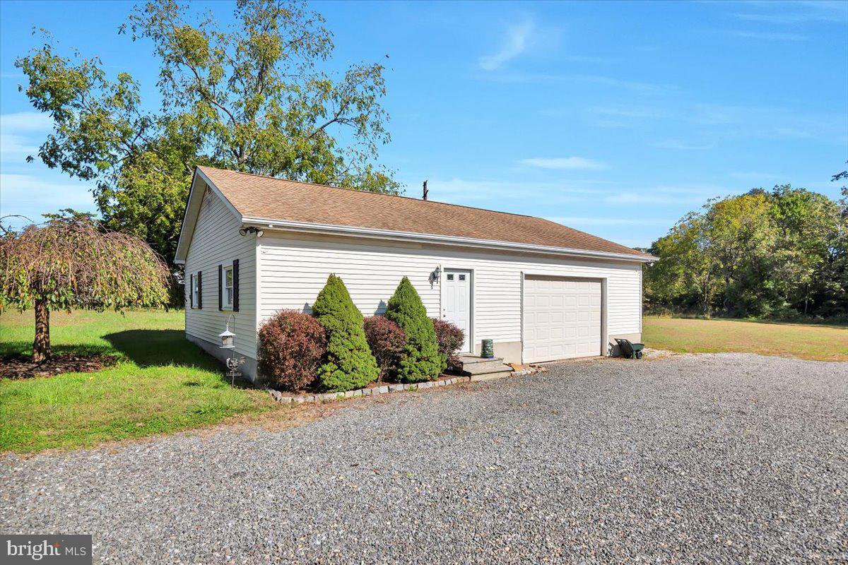 354 Alvine Rd