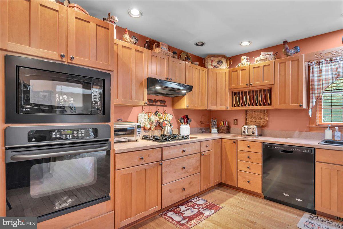 354 Alvine Rd