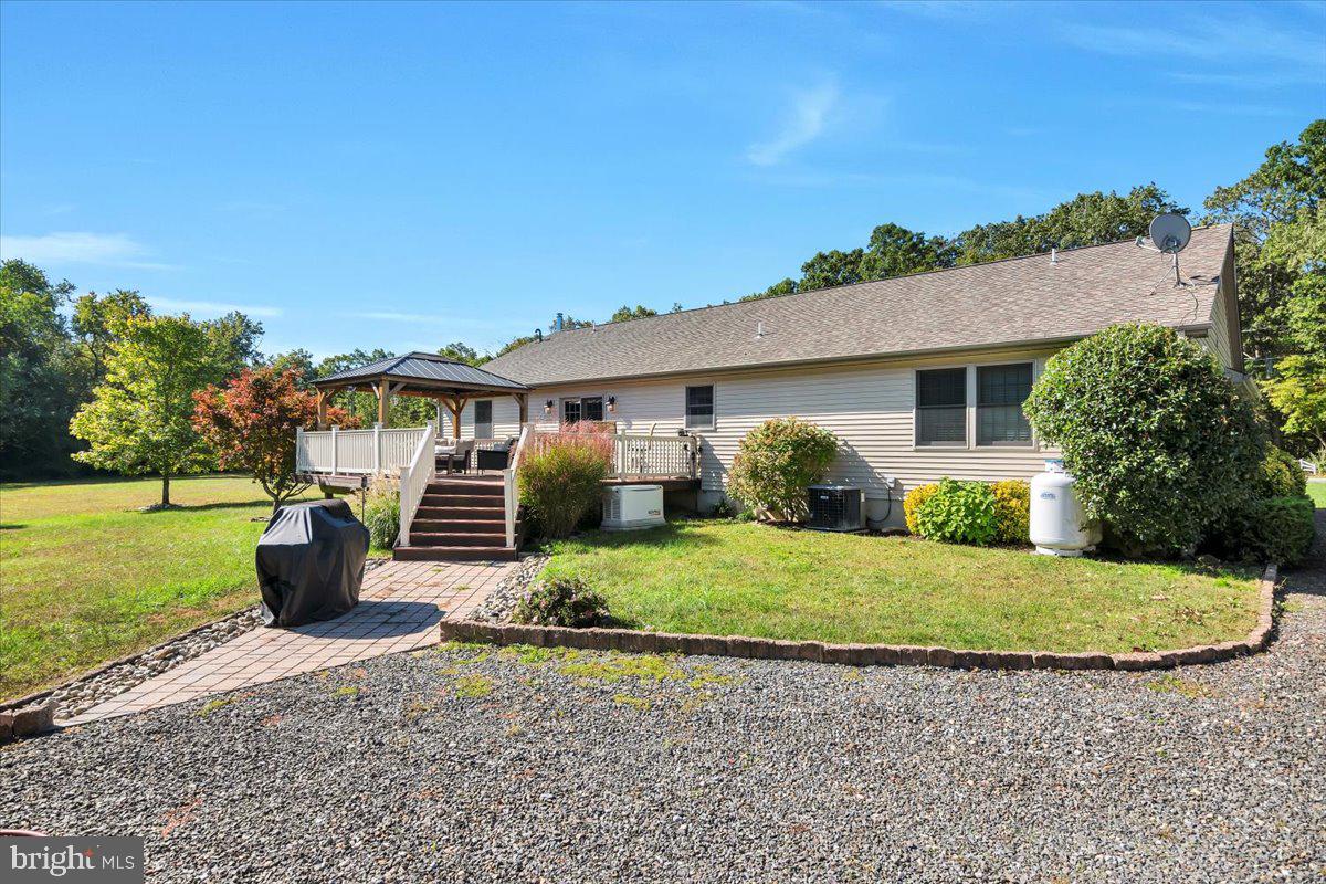 354 Alvine Rd