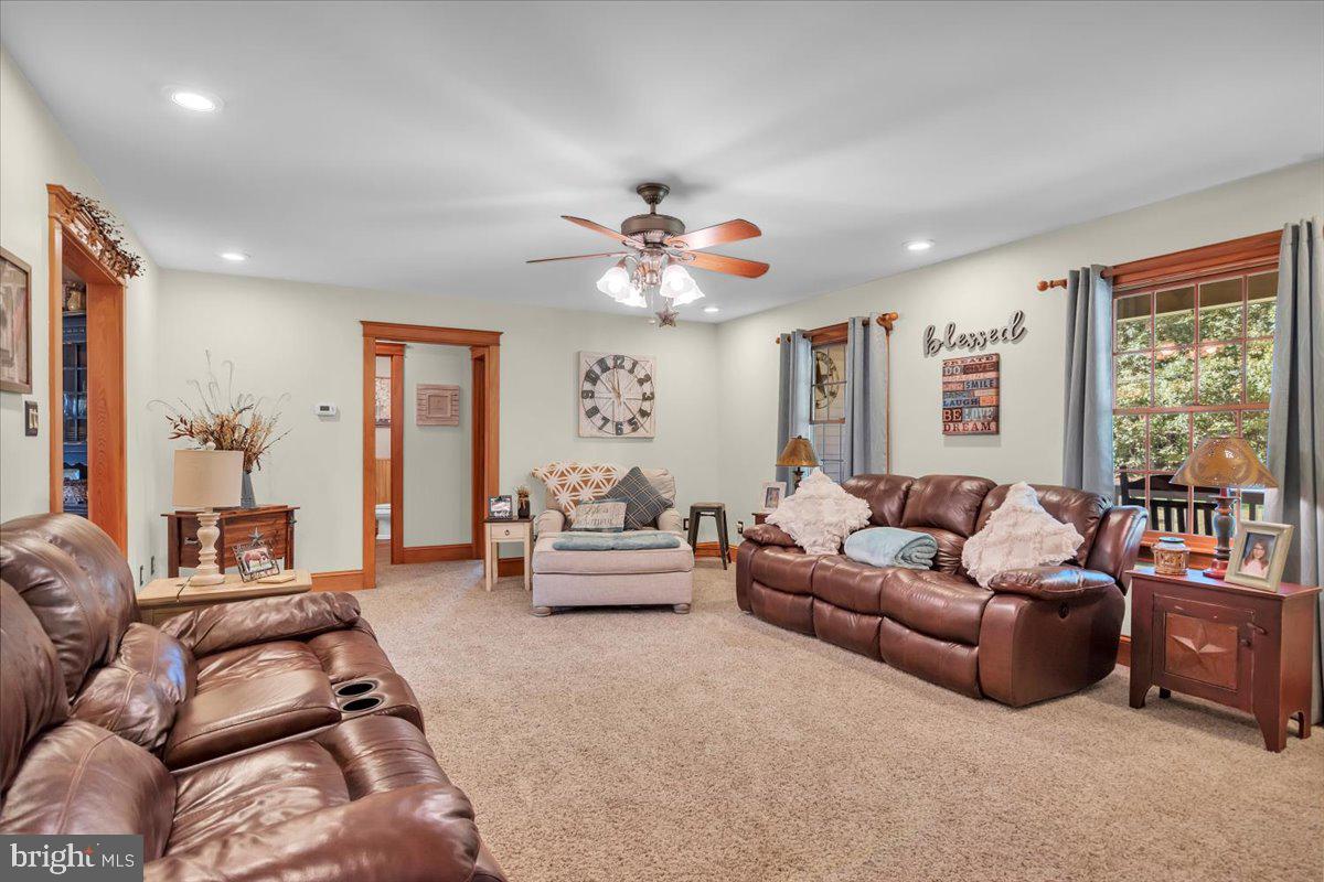 354 Alvine Rd
