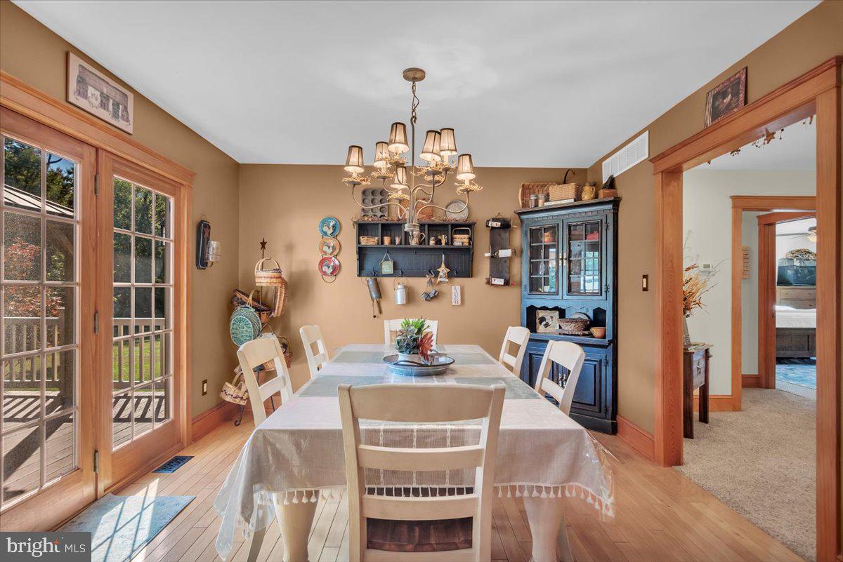 354 Alvine Rd