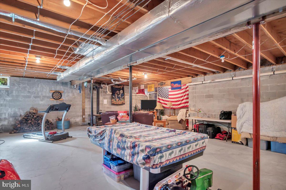 354 Alvine Rd