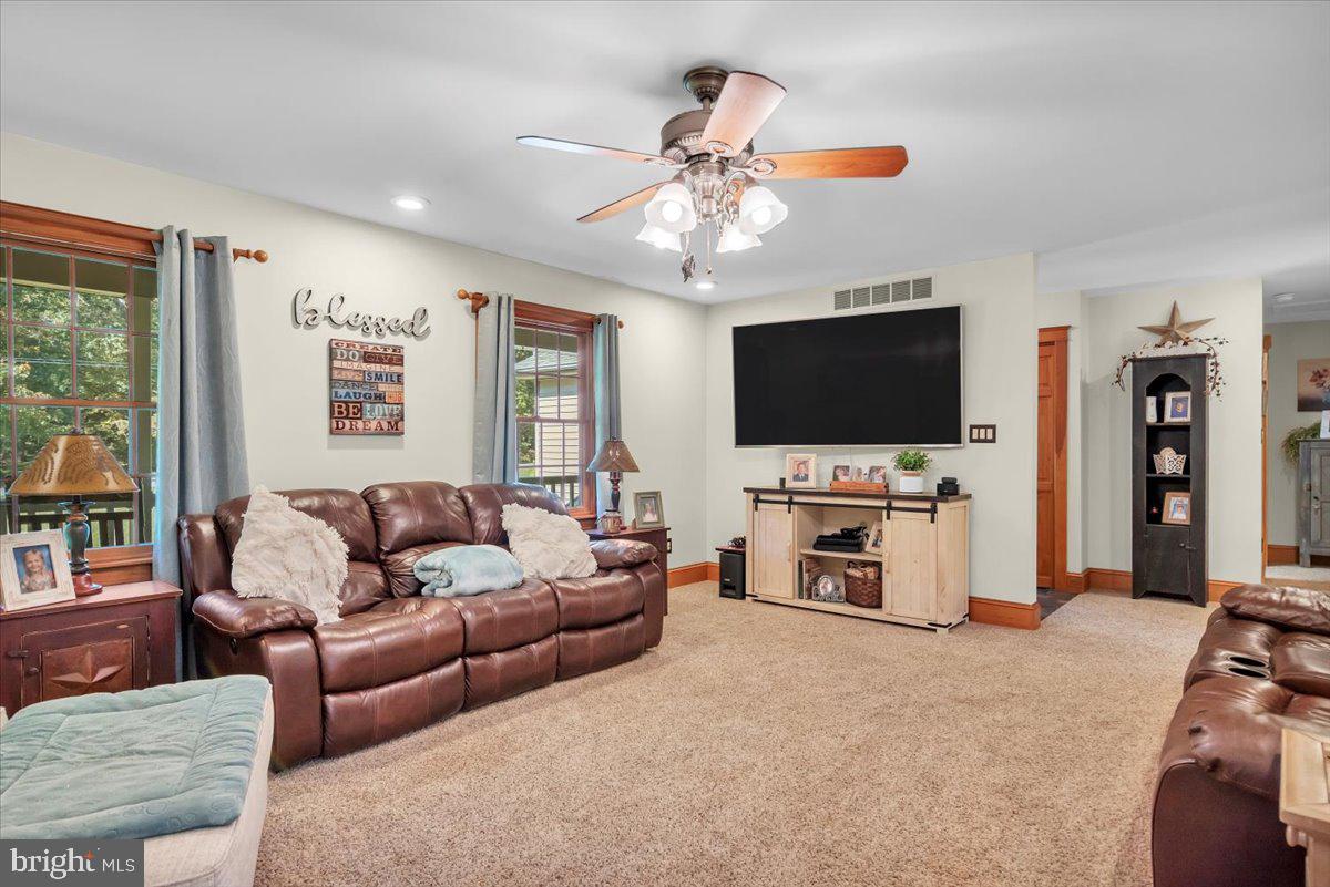 354 Alvine Rd