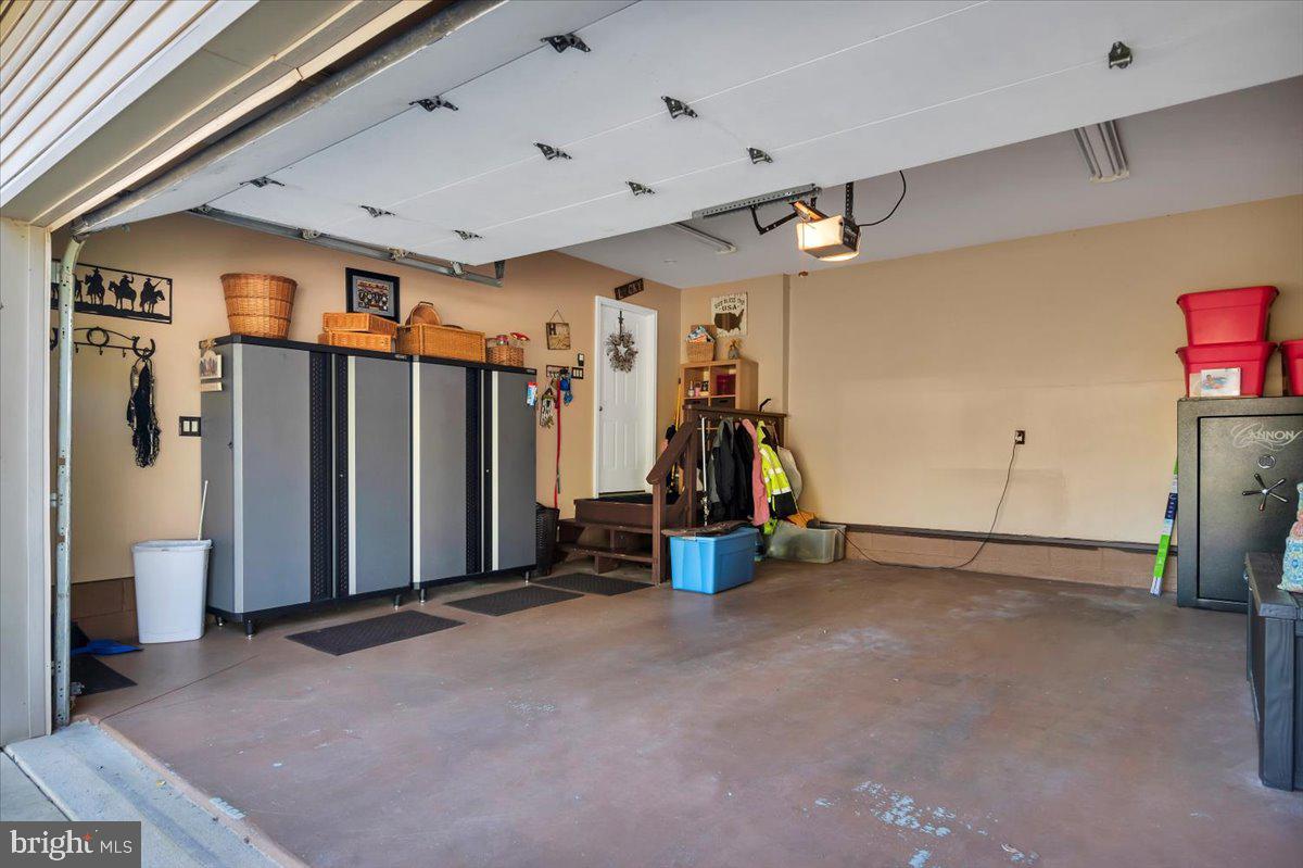 354 Alvine Rd